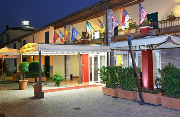 Hotel Gabarda Carpi Esterno foto