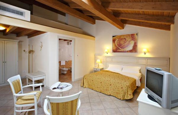 Hotel Gabarda Carpi Camera foto