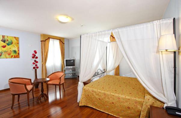 Hotel Gabarda Carpi Camera foto