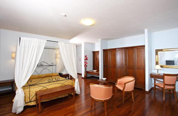 Hotel Gabarda Carpi Esterno foto