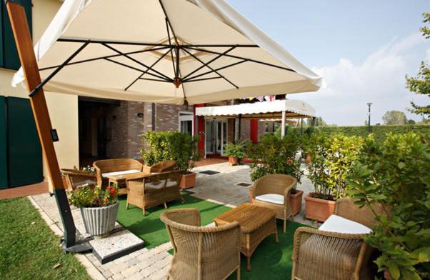 Hotel Gabarda Carpi Esterno foto