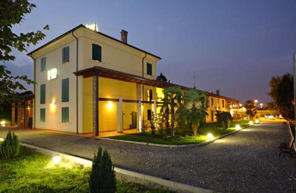 Hotel Gabarda Carpi Esterno foto