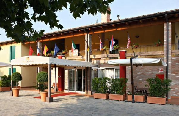 Hotel Gabarda Carpi Esterno foto